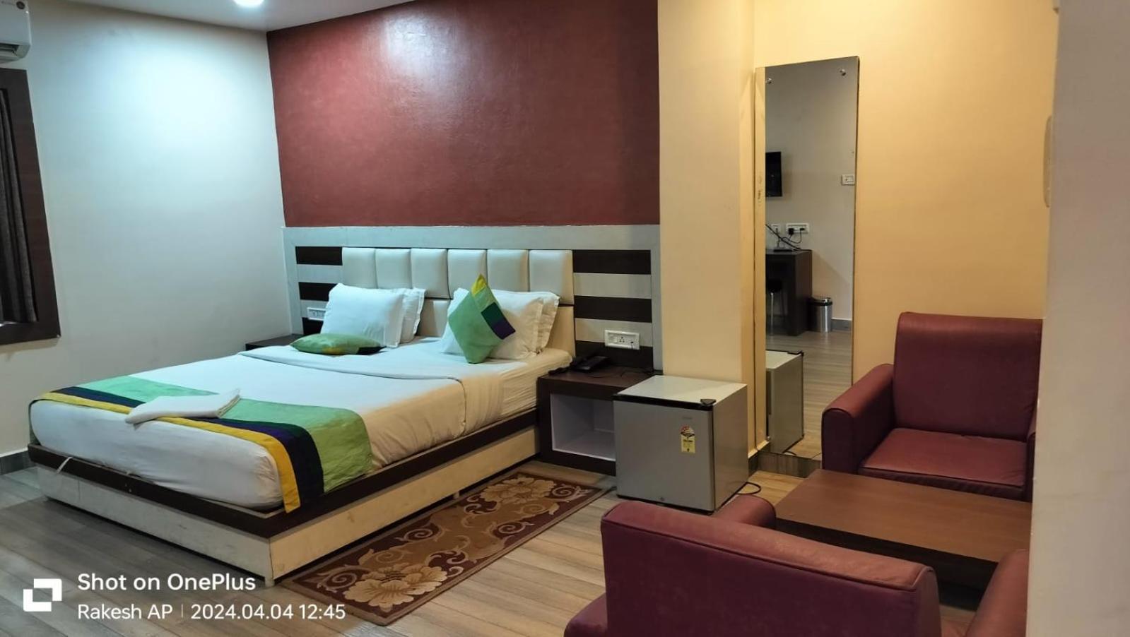 Hotel Paradise Convention บูบันเนสชวาร์ ภายนอก รูปภาพ